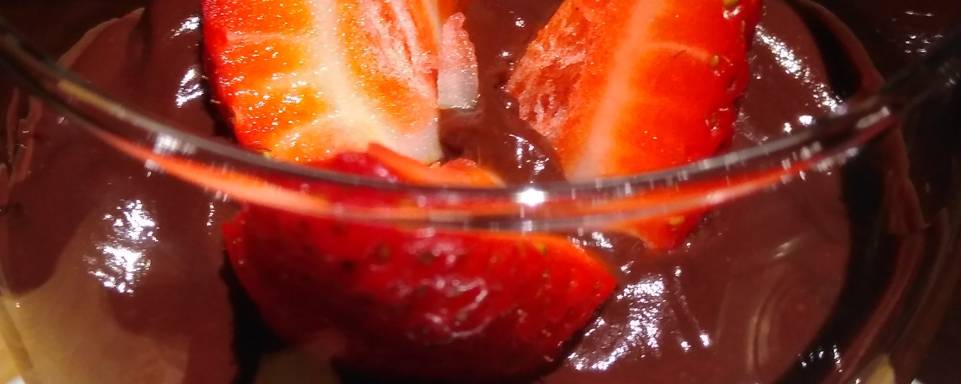 chocolate avocado mousse, healthy dessert, healthy recipe, sugar free recipe, strawberry dessert, showstopper dessert, dessert recipe, healthy dessert recipe