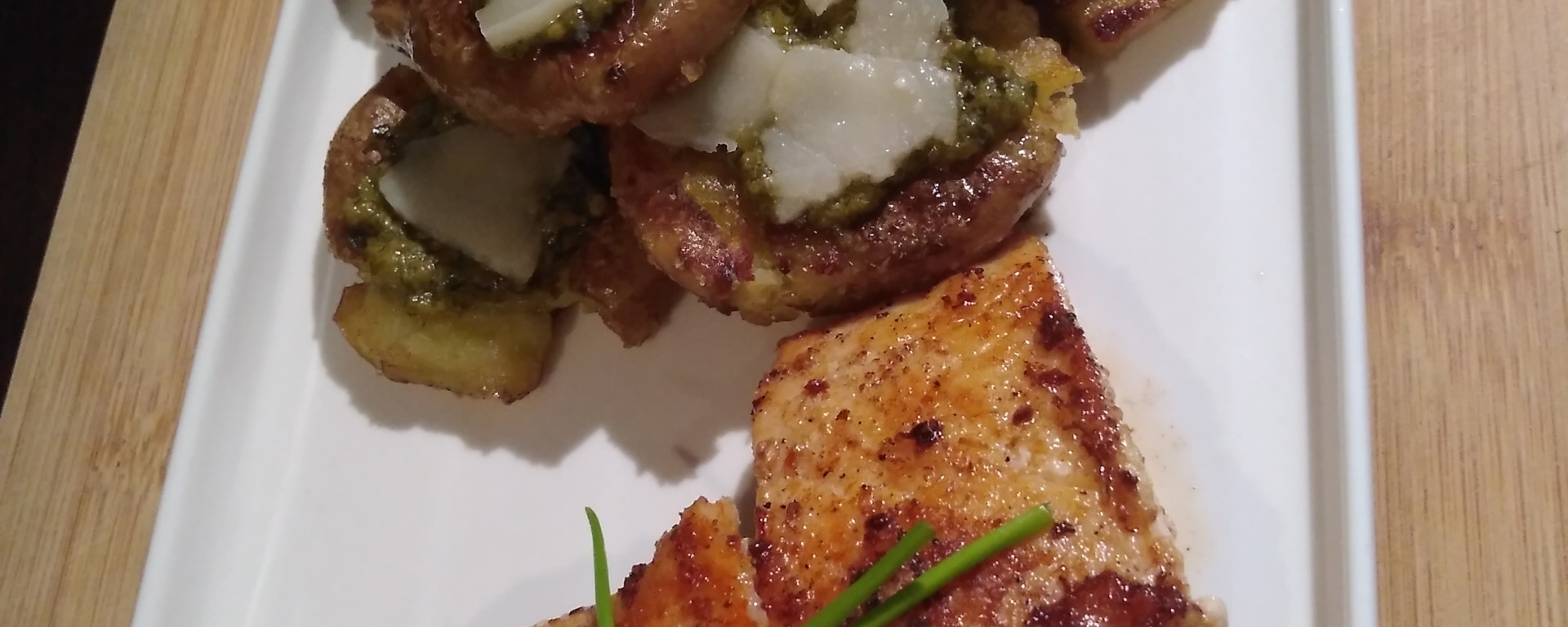 pesto and parmesan potatoes served with salmon fillet, healthy, pesto, parmesan, potatoes