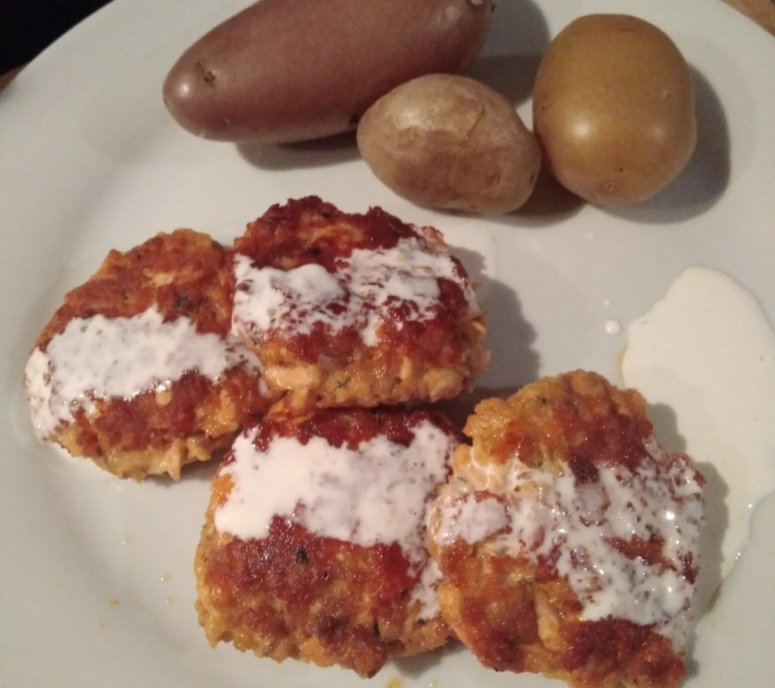 Thai Salmon Cakes with a lime dressing | 2412life